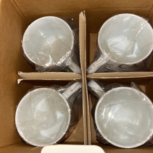 Pier 1 espresso cafe set of 4 white and gold cups and saucers - Picture 17 of 17
